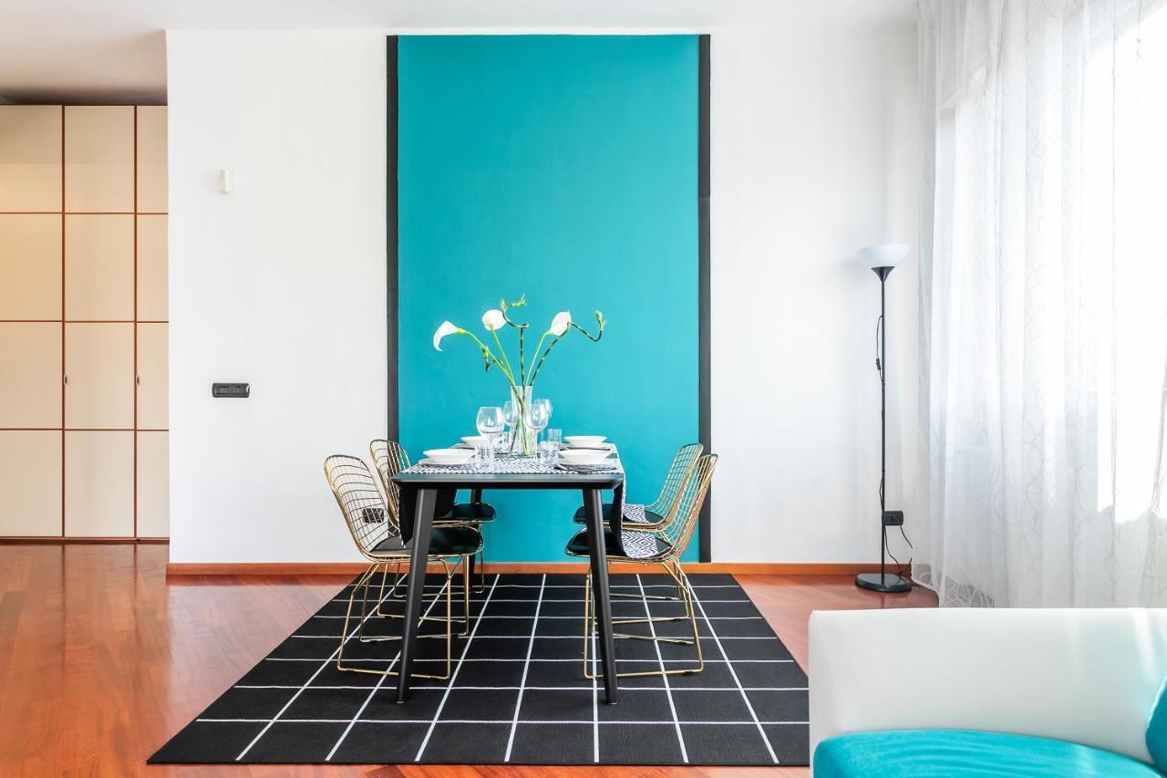 Santa Chiara Apartment By Myhomeincomo Kültér fotó