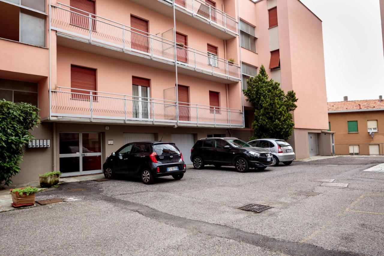Santa Chiara Apartment By Myhomeincomo Kültér fotó